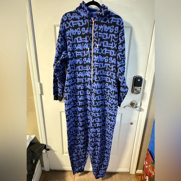 FOREVER SAVAGE HOODED ONESIE Forever Savage x Fenty XL / Men’s Med Unisex EUC - Picture 6 of 14